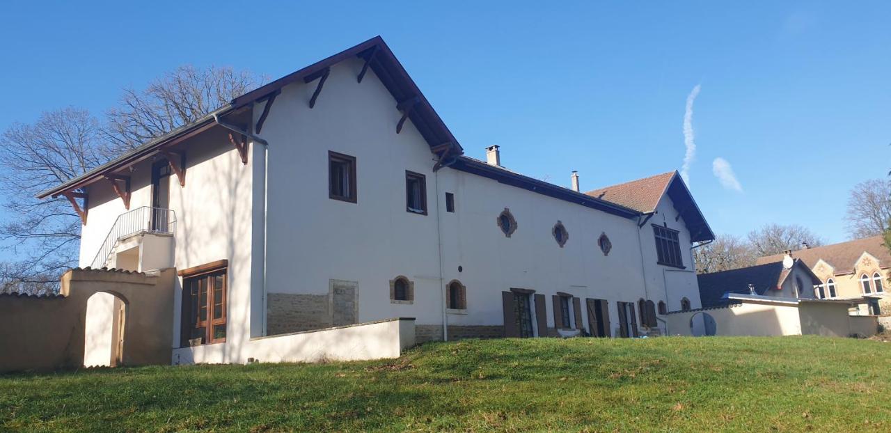 Apartmán Aux Domaines D'Automne Peronnas Exteriér fotografie